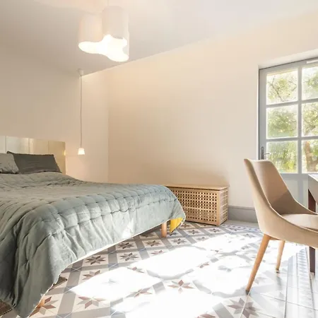Maison De Maitre Renovee Avec Jardin, Terrasse Et Equipements Modernes, Au Calme De La Campagne.
